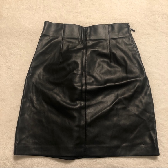 Faux Leather Miniskirt. Perfect condition. XS. Black - Picture 1 of 4